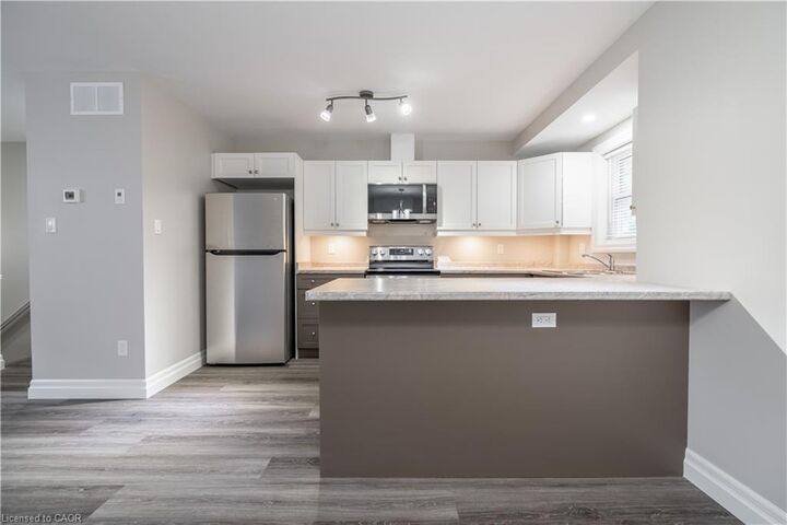 Property Photo:  38 Viewpoint Avenue 2  ON L8V 2S5 