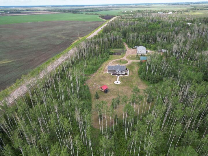 Property Photo: 15425 Hwy 697 AB T0H 2H0