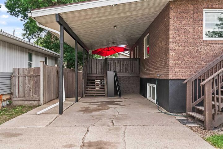 Property Photo:  1017 19A Avenue  AB T1M 1A6 