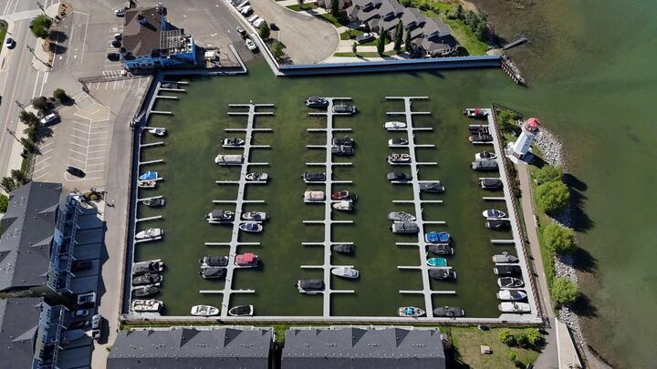 Property Photo:  5230 Lakeshore Drive 171  AB T4S 1Y8 