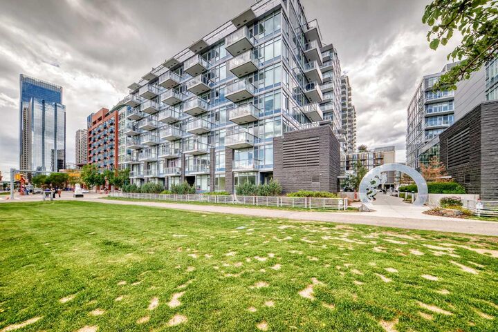 Property Photo: 118 Waterfront Court SW 106 AB T2P 1K8