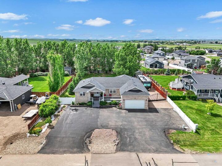Property Photo:  1032 Eagle Ridge Drive  AB T1B 0J7 