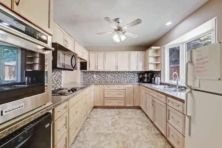 Property Photo: 4315 Charleswood Drive NW AB T2L 2E3