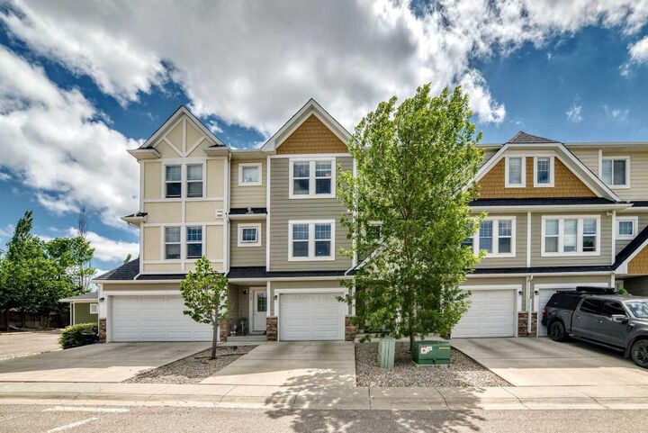 Property Photo:  711 Auburn Bay Circle SE  AB T3M 2A3 