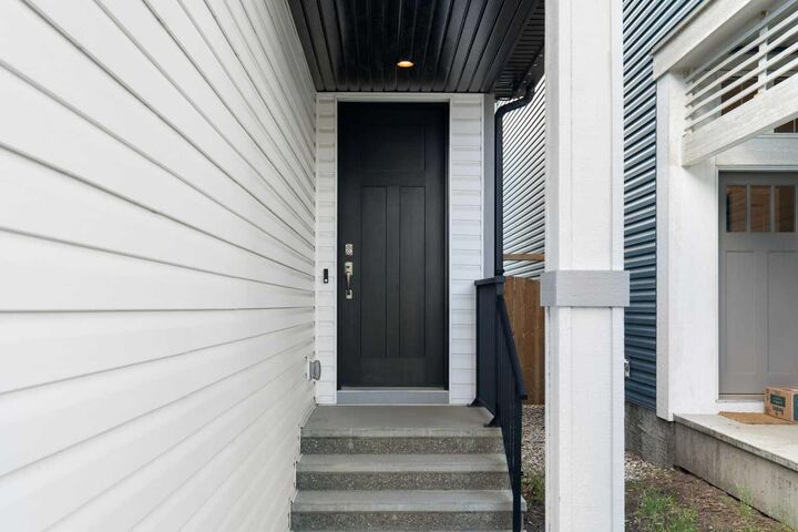 Property Photo:  26 Seton Manor SE  AB T3M 2V8 