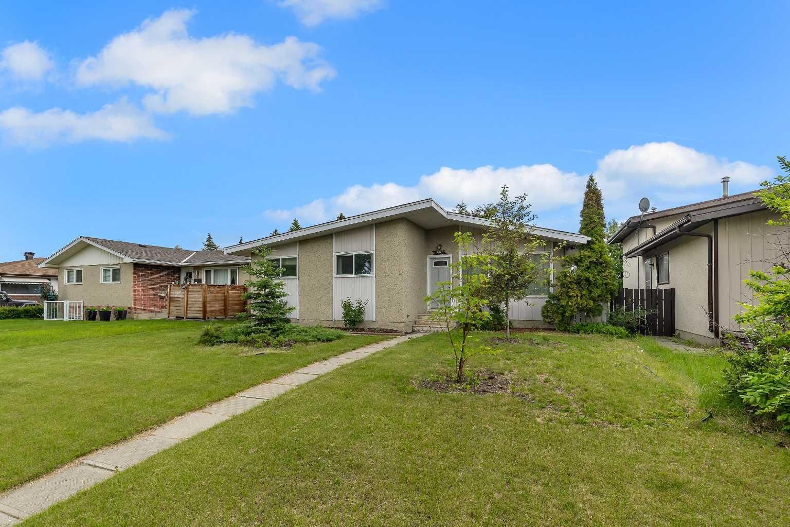 Property Photo:  9828 Fairmount Drive SE  AB T2J 0S1 