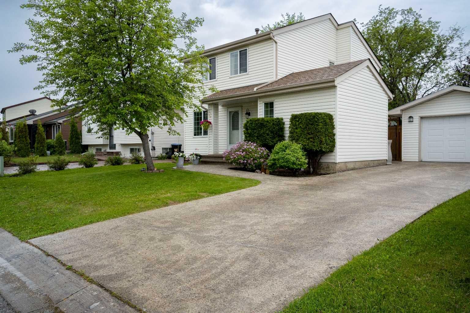 Property Photo:  166 Bird Crescent  AB T9H 4T3 