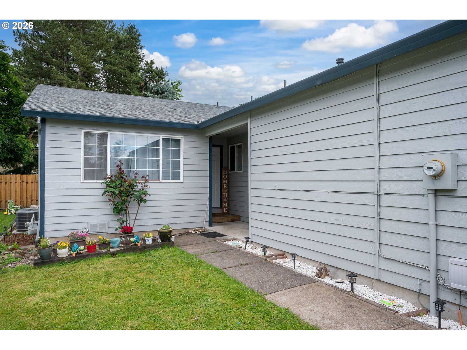Property Photo: 418 SE 34th Cir OR 97060