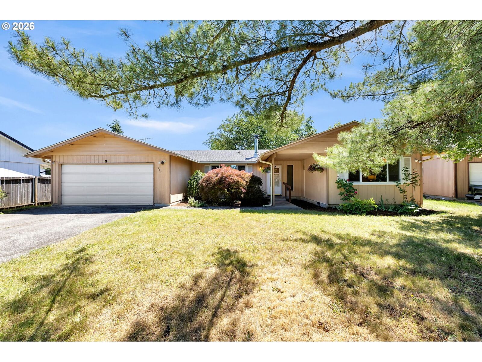 Property Photo: 207 SE 150th Ct WA 98684
