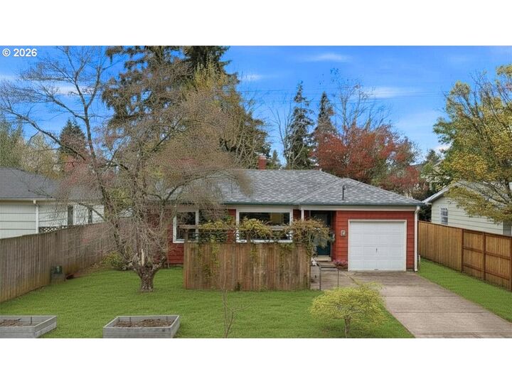 Property Photo: 5823 SE Insley St OR 97206