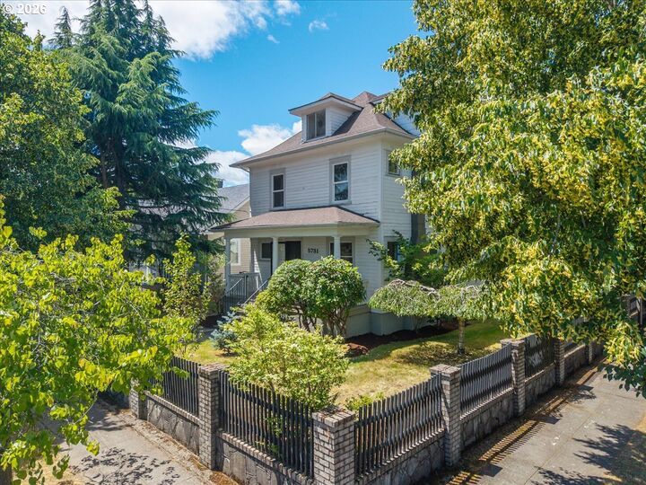 Property Photo: 5731 NE 10th Ave OR 97211