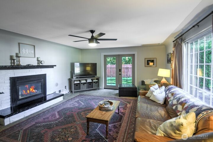 Property Photo: 2905 Hawthorne Place SE WA 98501