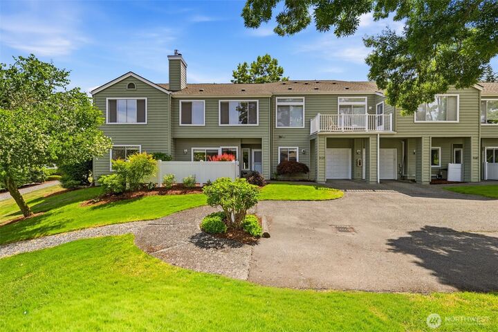 Property Photo: 3638 224th Place SE 1312 WA 98029