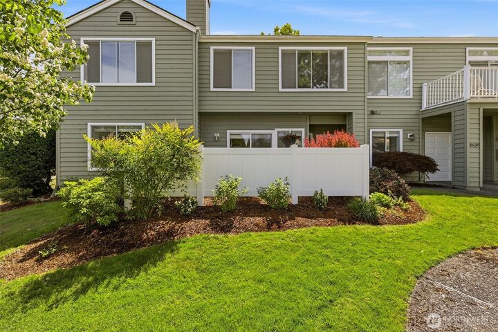 Property Photo:  3638  224th Place SE 1312  WA 98029 