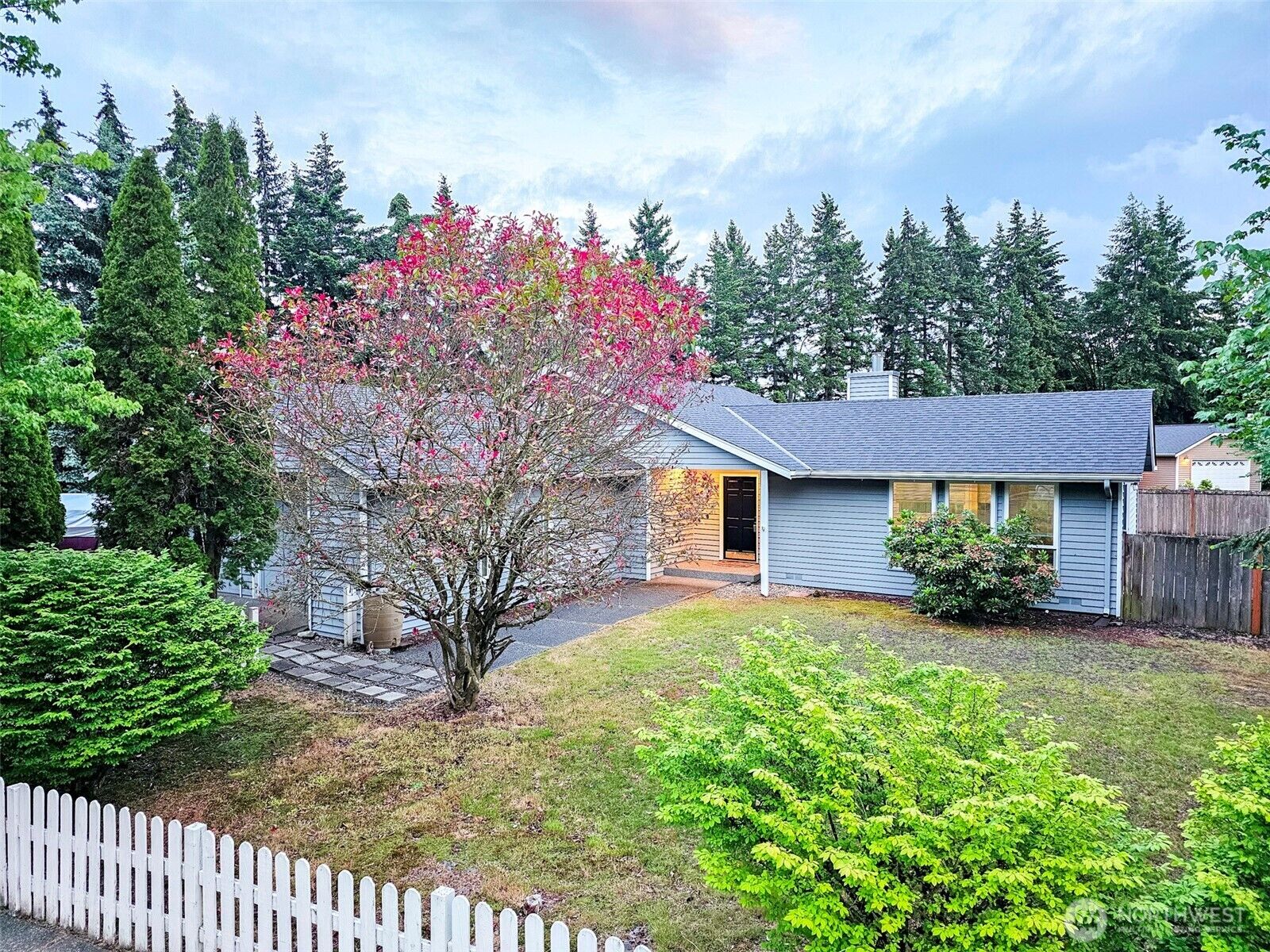 Property Photo:  9802  117th Place NE  WA 98033 