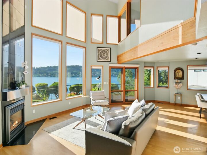 Property Photo:  3310  Lake Washington Boulevard N  WA 98056 