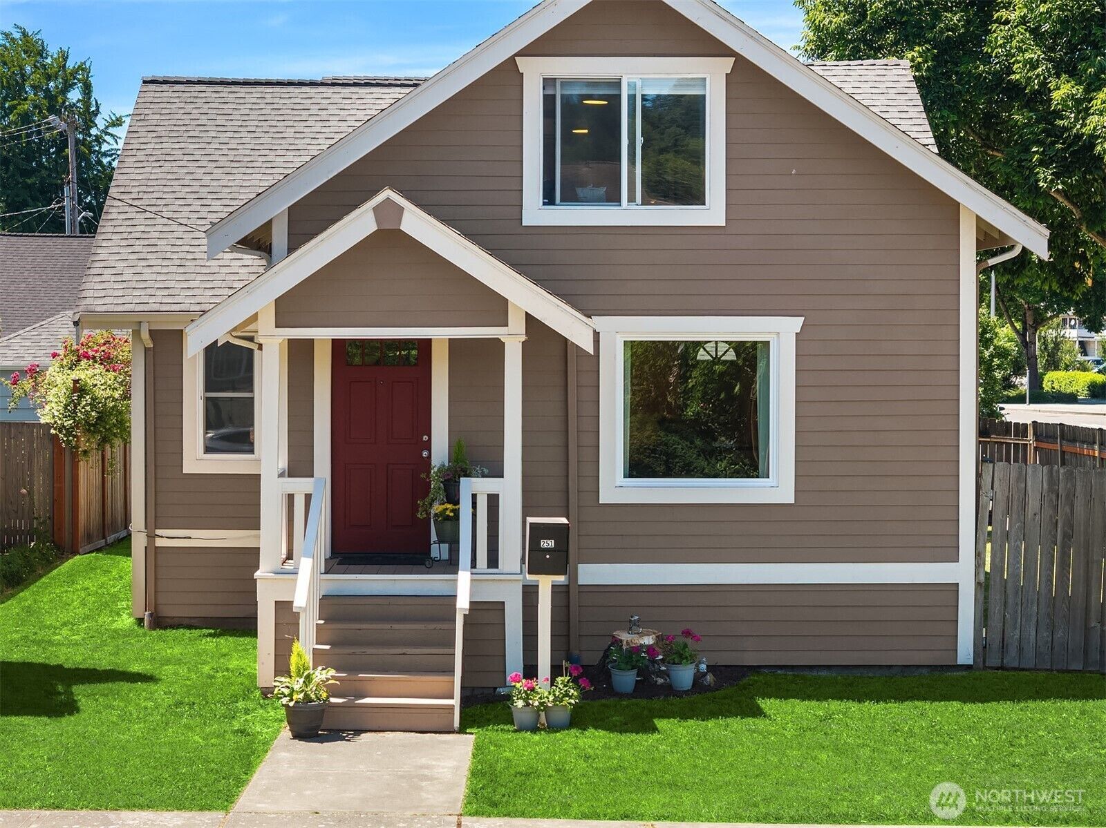 Property Photo: 251 Meadow Avenue N WA 98057