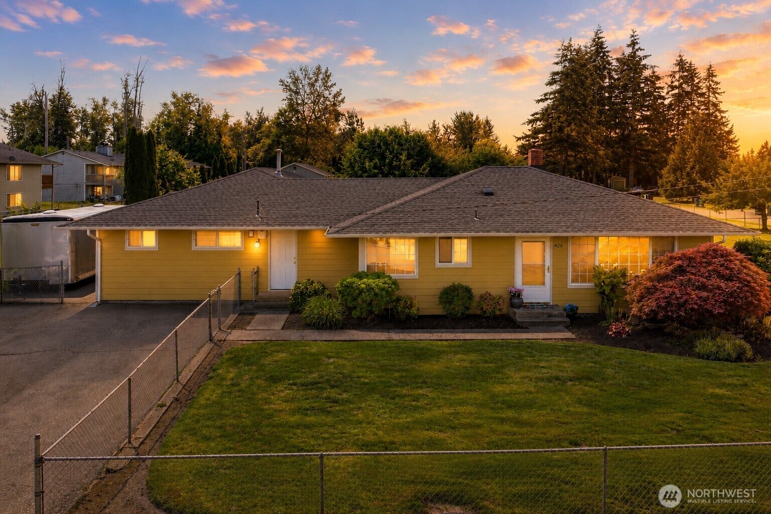 Property Photo: 426 4th Avenue SE WA 98047