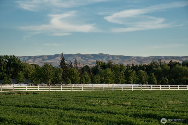 Property Photo: 2 A Look Road WA 98926