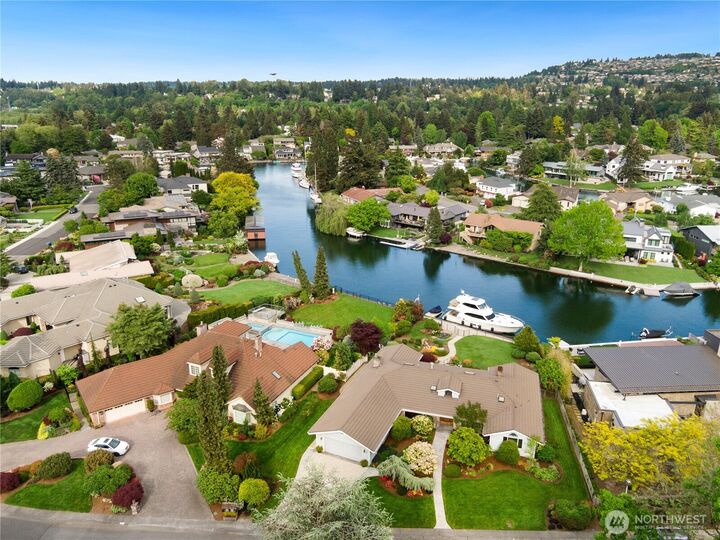 Property Photo: 87 Cascade Key WA 98006