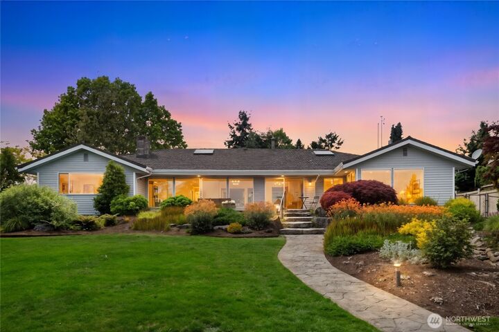 Property Photo:  87  Cascade Key  WA 98006 
