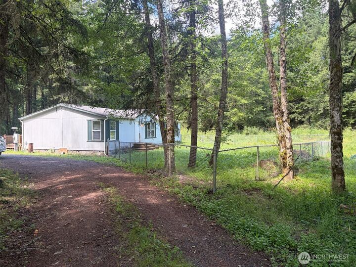 Property Photo:  11843  Blue Glacier Lane SE  WA 98597 