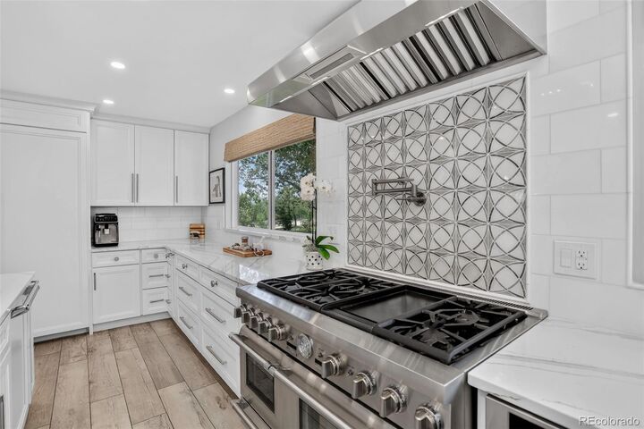 Property Photo: 1507 S Seibert Court CO 80027