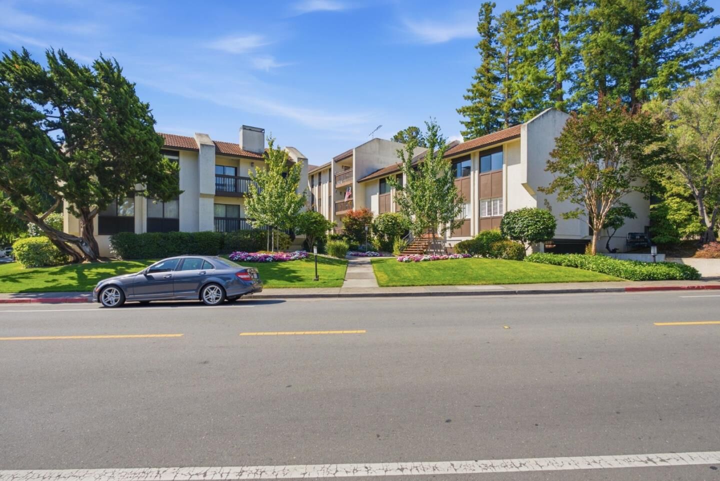 Property Photo:  226 West Edith Avenue 33  CA 94022 