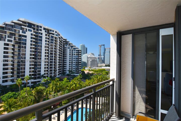 Property Photo:  540 Brickell Key Dr 1025  FL 33131 