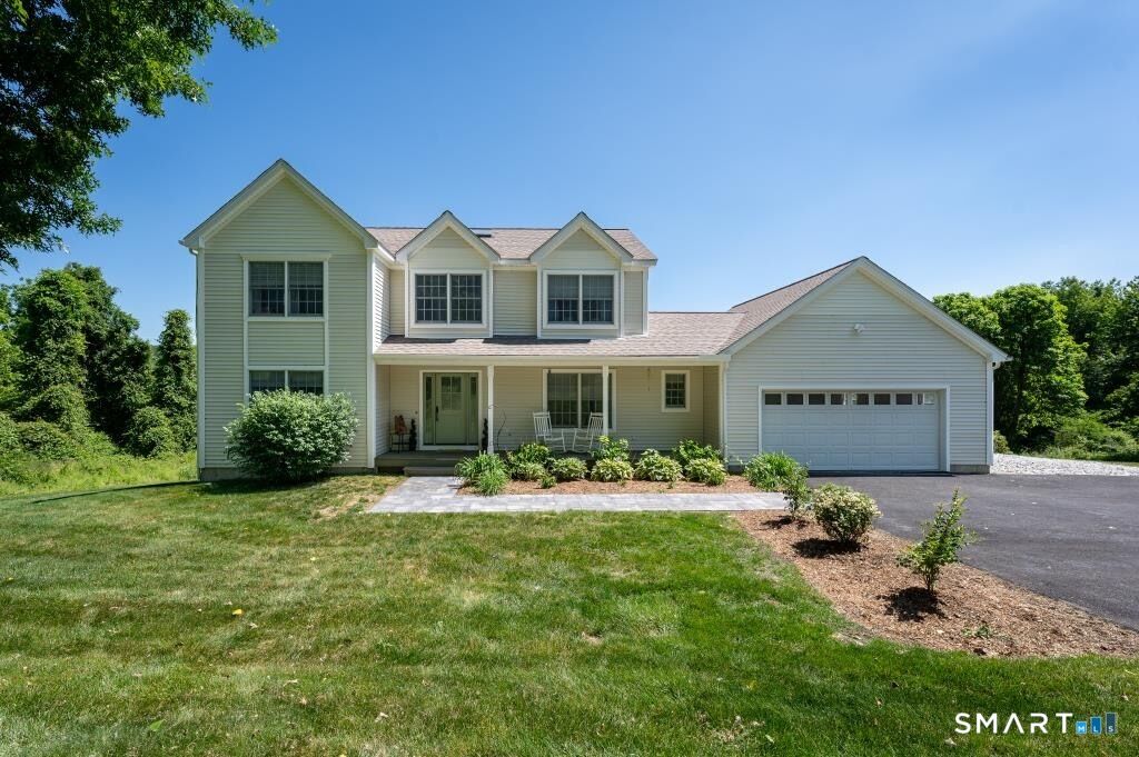 Property Photo:  4 Fleetwood Lane  CT 06804 
