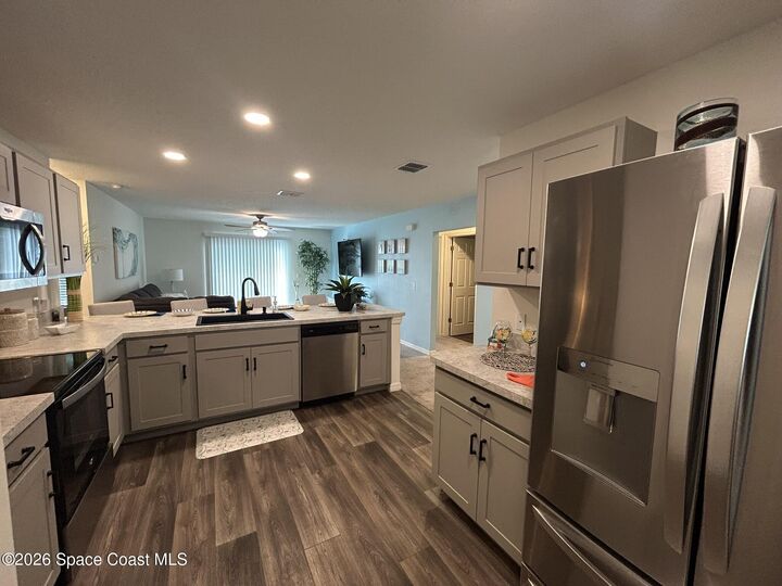Property Photo:  1014 Hammacher Avenue SW  FL 32908 