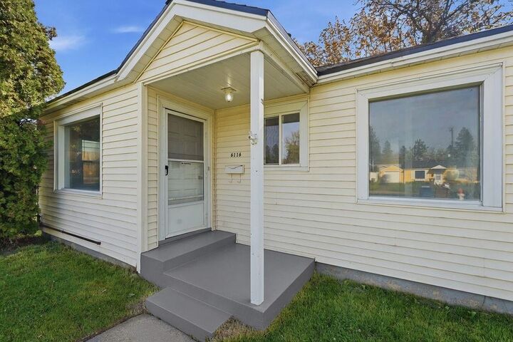 Property Photo: 6116 N Lincoln St WA 99205