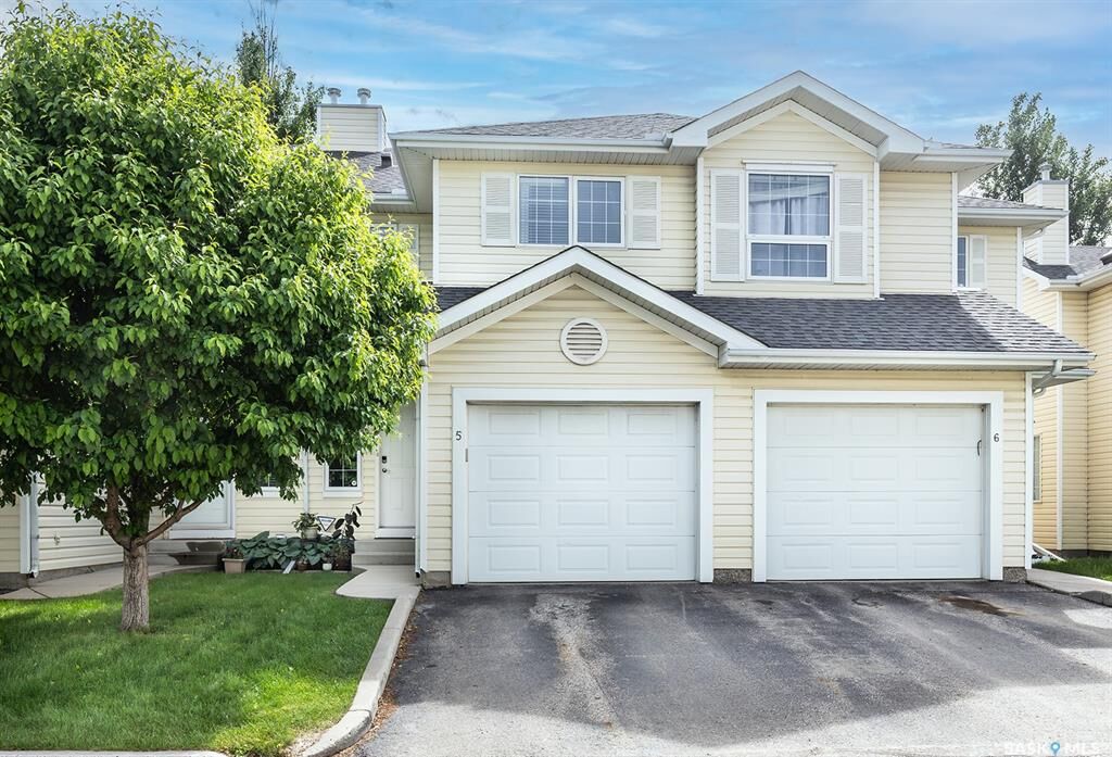 Property Photo:  111 Fairbrother Crescent 5  SK S7S 1L3 
