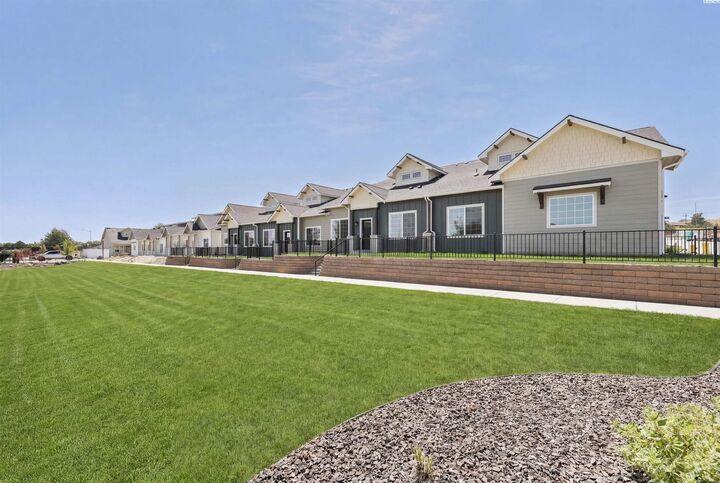 Property Photo:  4484 Conifer St  WA 99353 