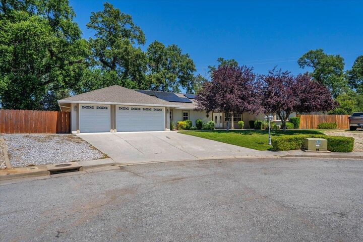 Property Photo: 20669 Jessica Court CA 96080