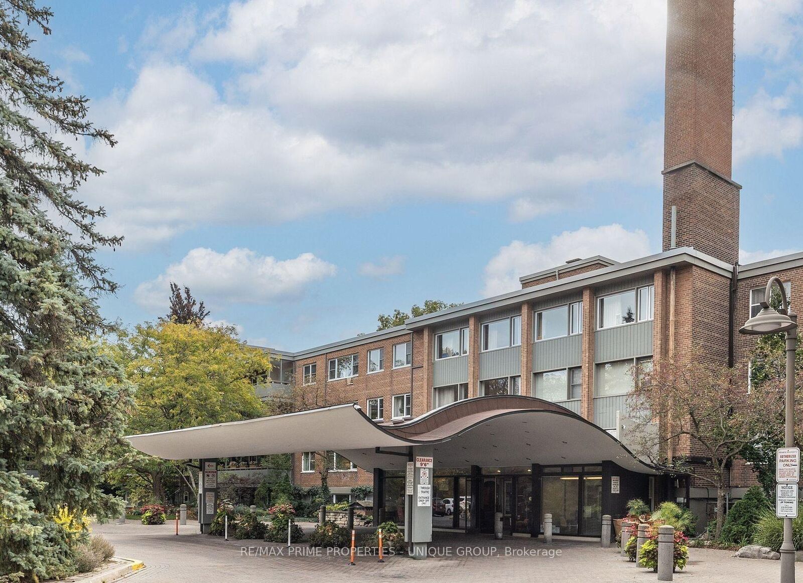 Property Photo: 21 Dale Avenue 644 ON M4W 1K3