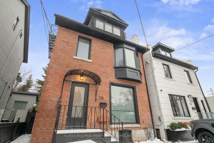 Property Photo:  231 Macpherson Avenue  ON M4V 1A1 