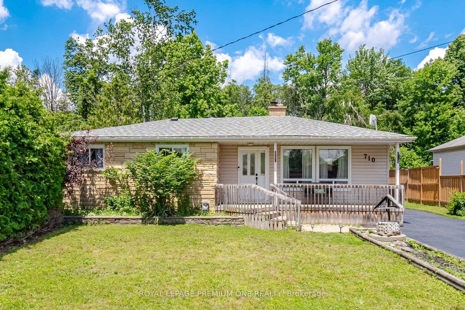 Property Photo: 710 Rose Lane ON L9S 2H4