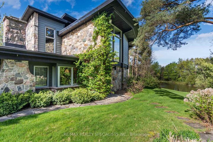 Property Photo: 16167 McLaughlin Road ON L7C 1J4