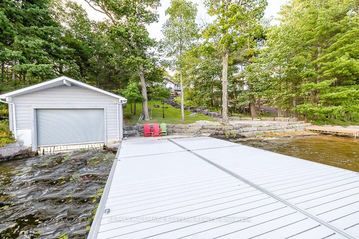 Property Photo: 15 Oakridge Drive ON K0L 3E0