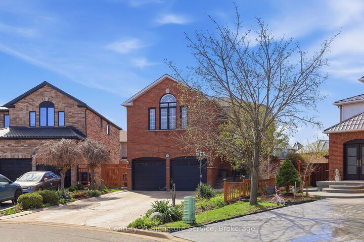 Photo de la propriété: 784 Avonshire Court ON L5V 2P2