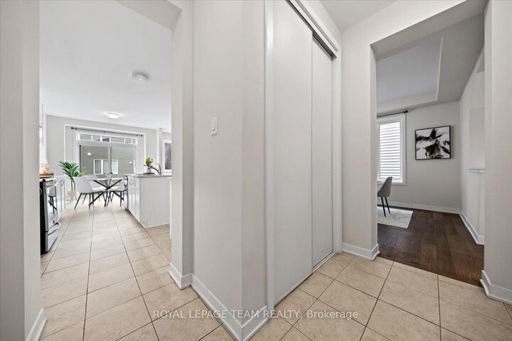 Property Photo: 331 Crossway Terrace ON K2S 2Z3