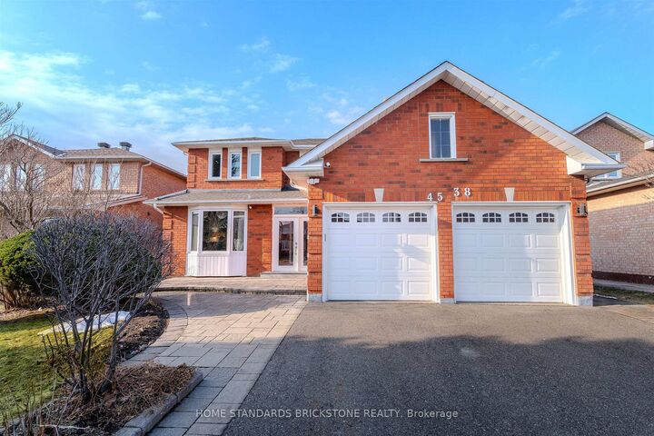 Property Photo: 4538 Penhallow Road ON L5V 1E7