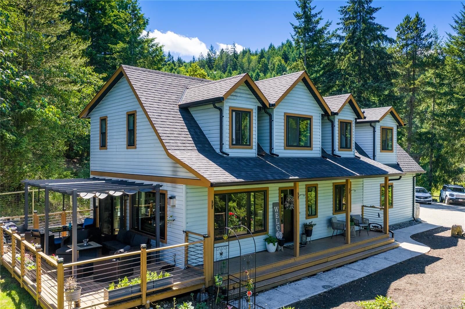 Property Photo: 1691 Meadowood Way BC V9K 2S3