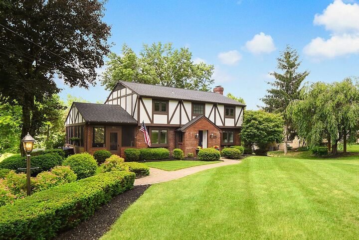 Property Photo: 3211 Unionville Road PA 16066