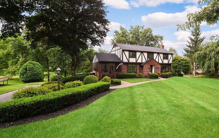 Property Photo: 3211 Unionville Road PA 16066