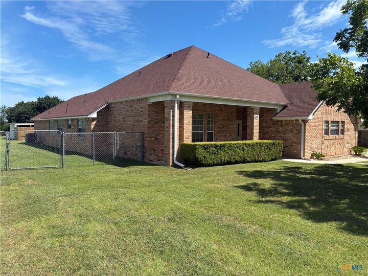 Property Photo: 408 Briarcroft Lane TX 76542