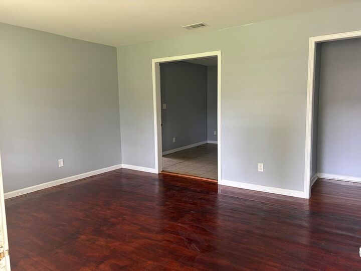 Property Photo: 2017 W Waddell Ave GA 31707