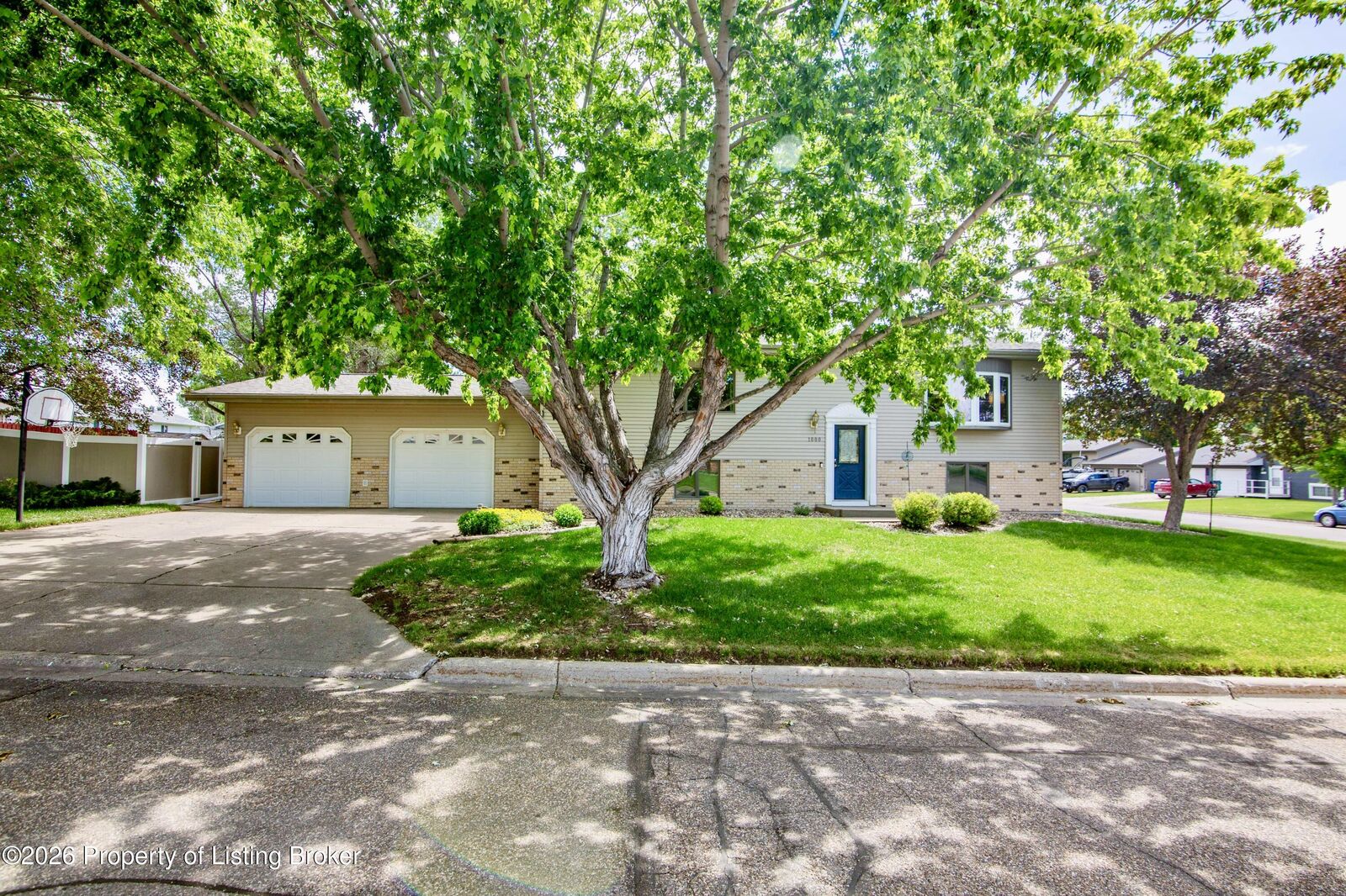 Property Photo: 1000 1st Avenue NW ND 58523