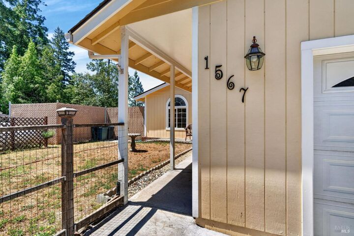 Property Photo: 1567 Casteel Drive CA 95490